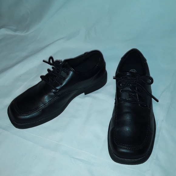 boys black dress shoes